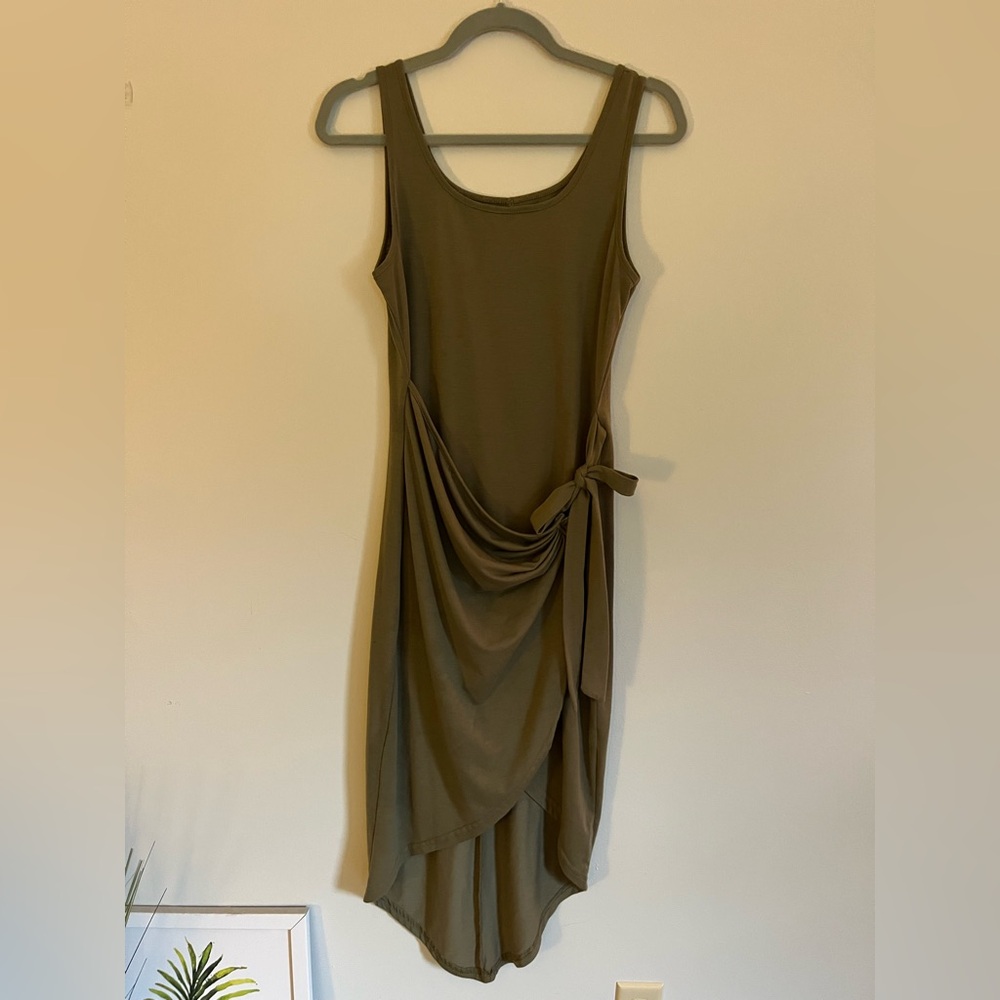 Elegant Olive Green Sleeveless Dress